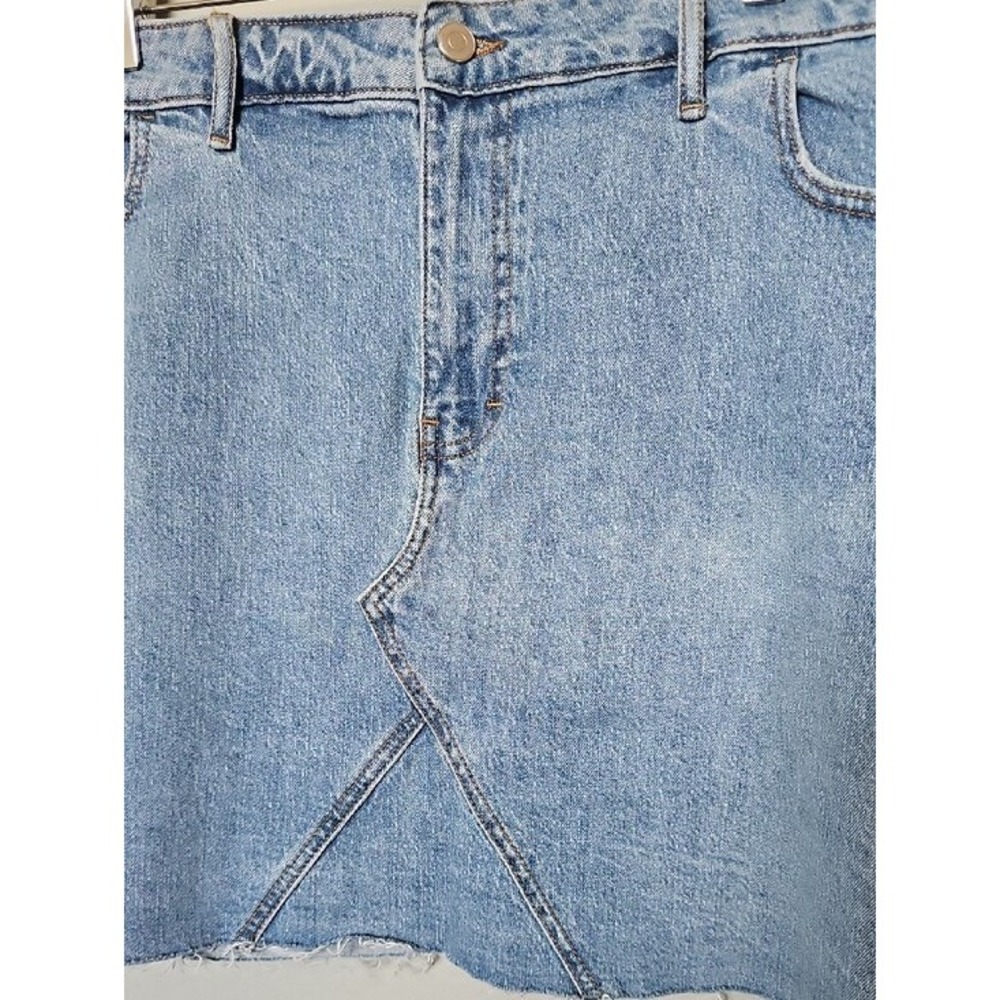 The Drop Denim Mini Skirt Y2K Boho Raw Hem Light Wash 3X - Picture 3 of 7